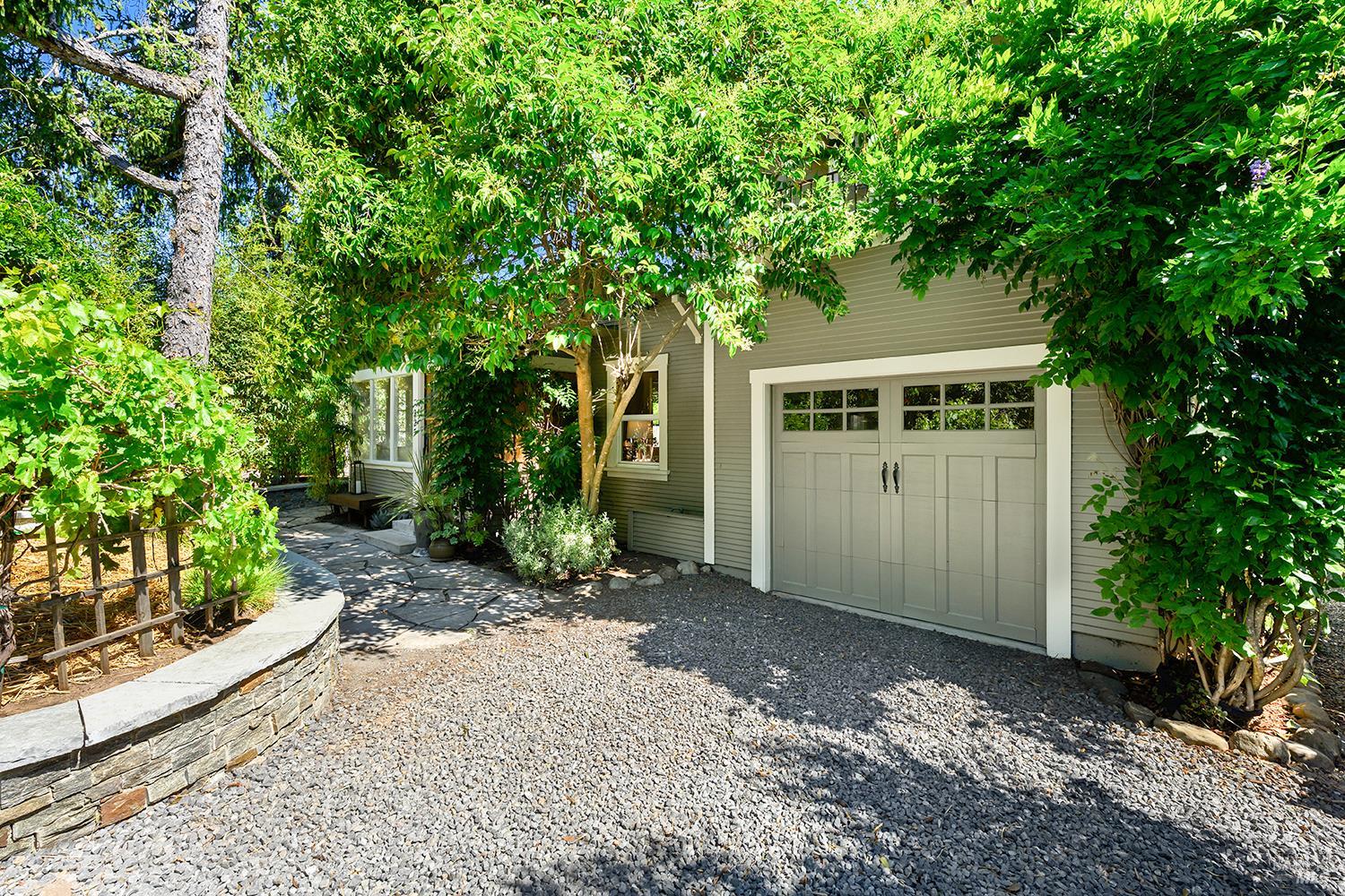 225 Dutton Avenue