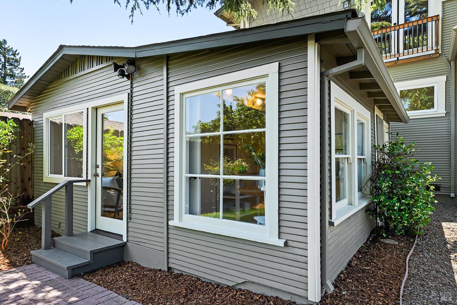 225 Dutton Avenue