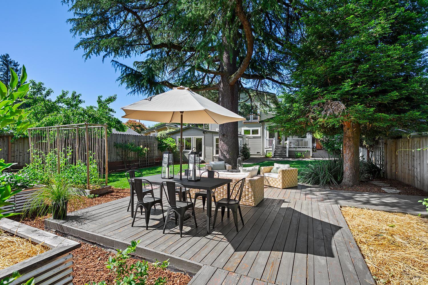 225 Dutton Avenue
