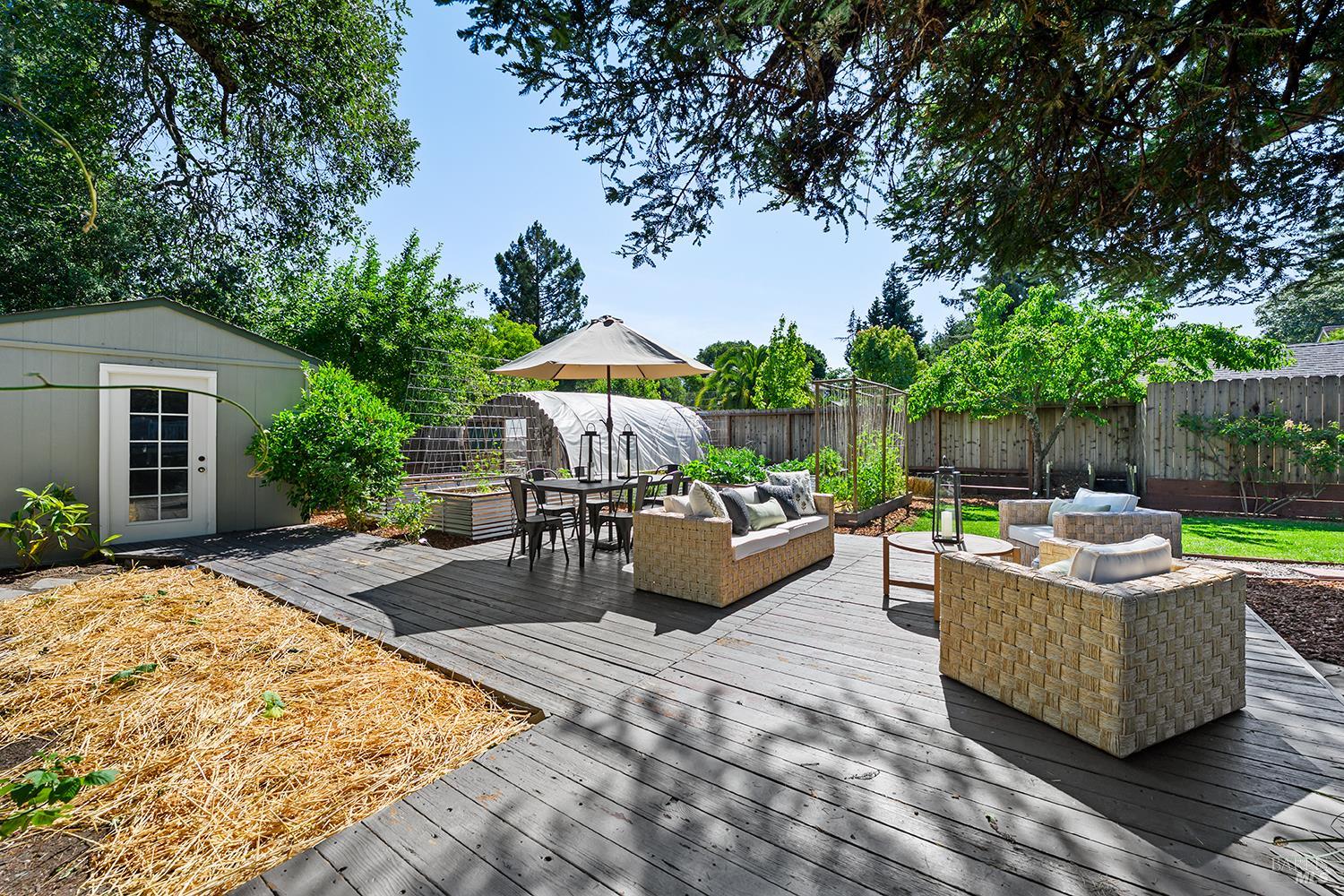 225 Dutton Avenue