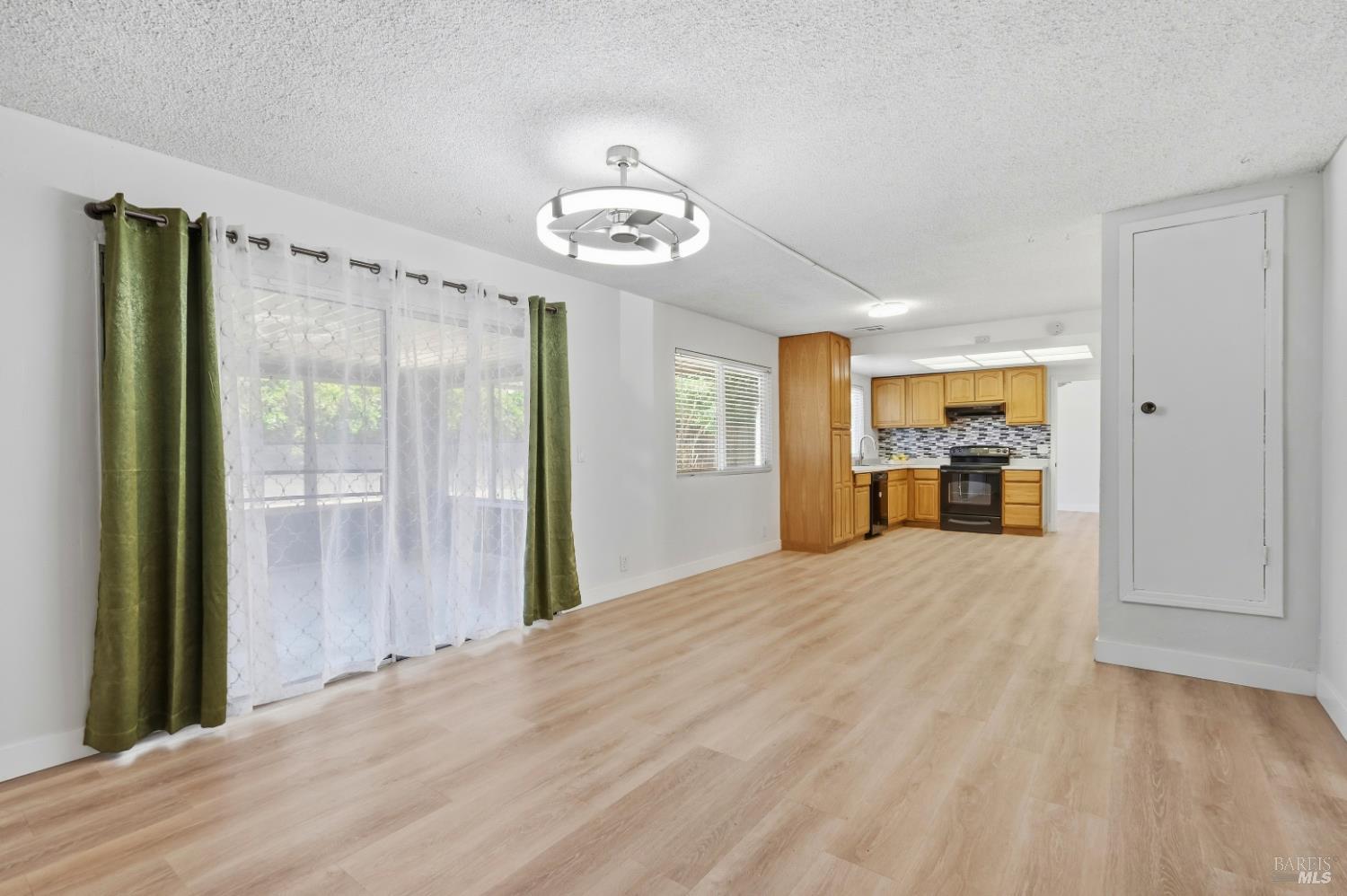 438 Royal Oaks Drive