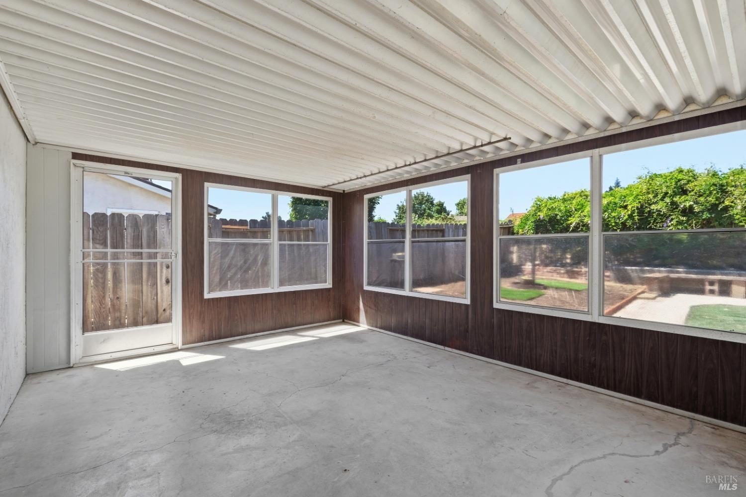 438 Royal Oaks Drive