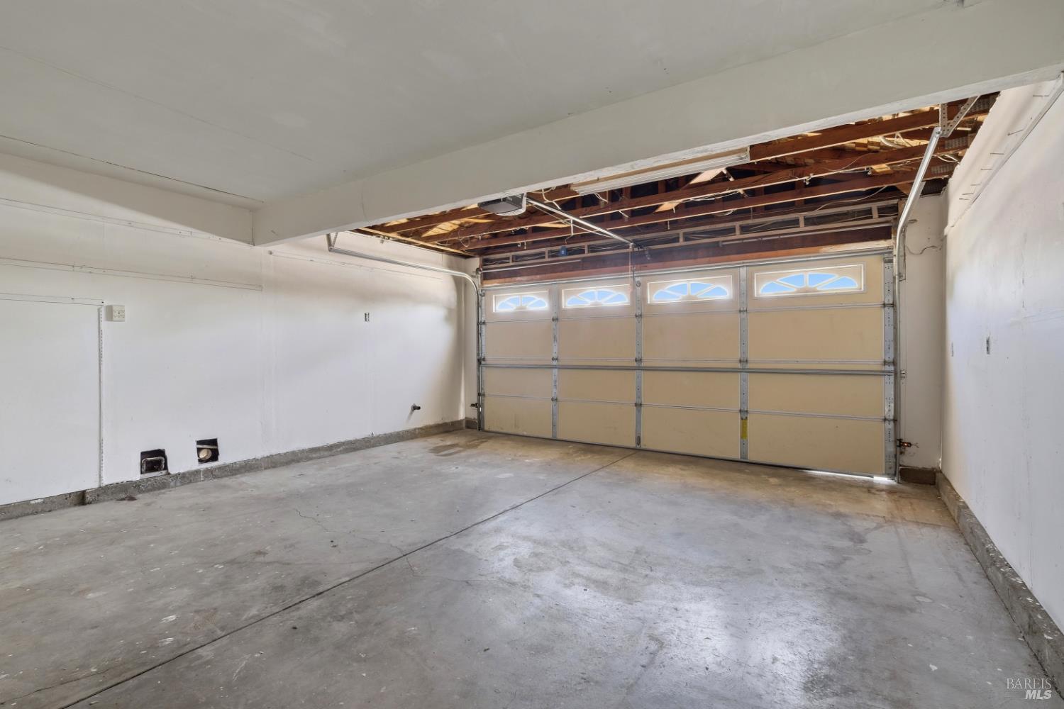438 Royal Oaks Drive