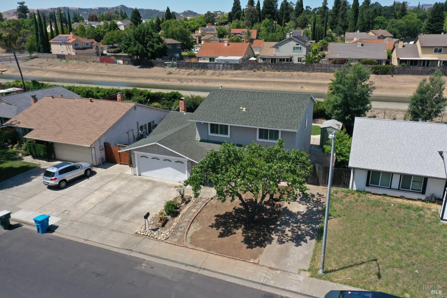438 Royal Oaks Drive