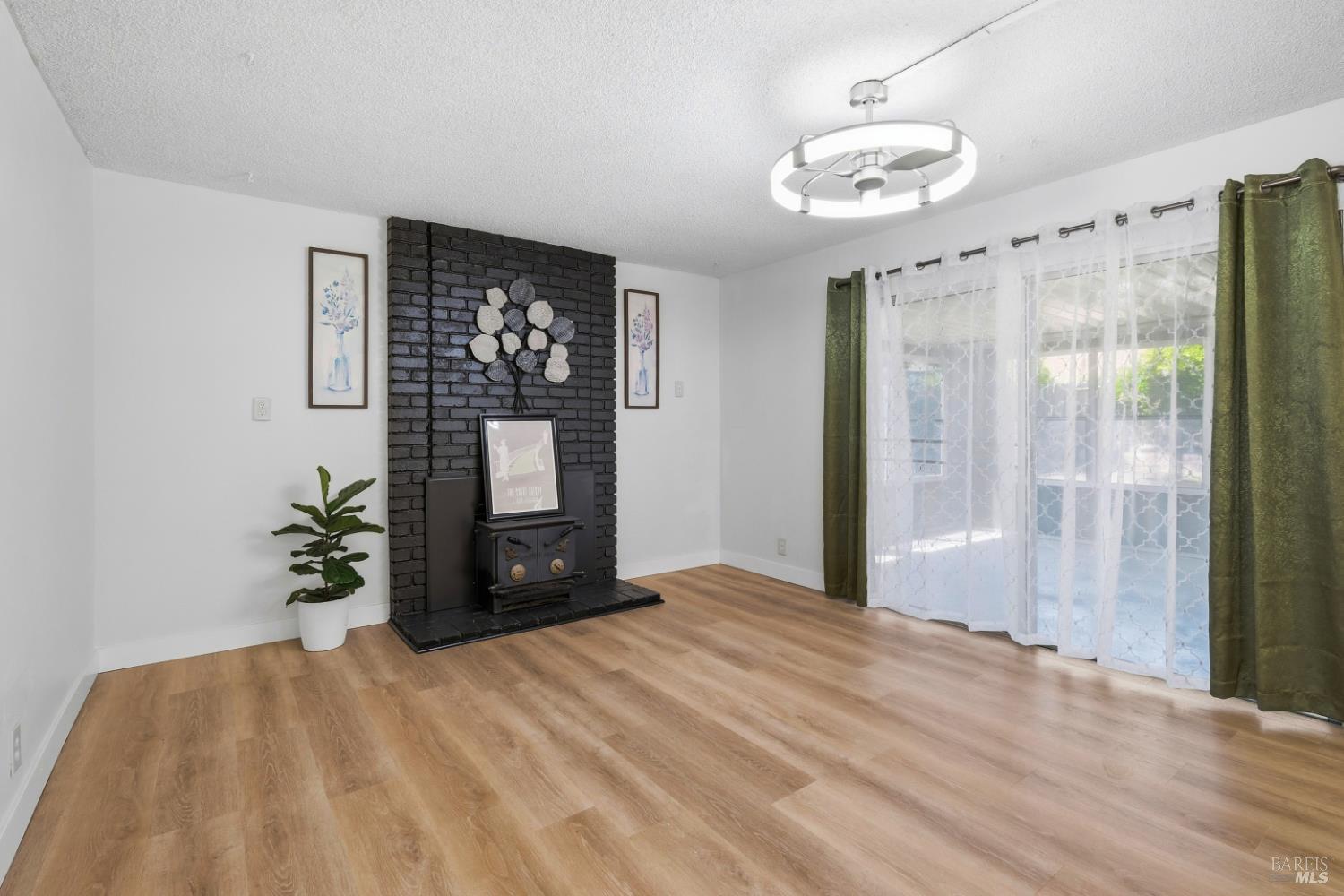 438 Royal Oaks Drive