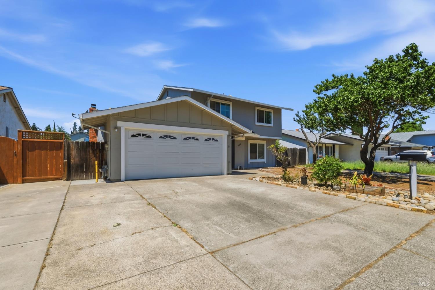 438 Royal Oaks Drive