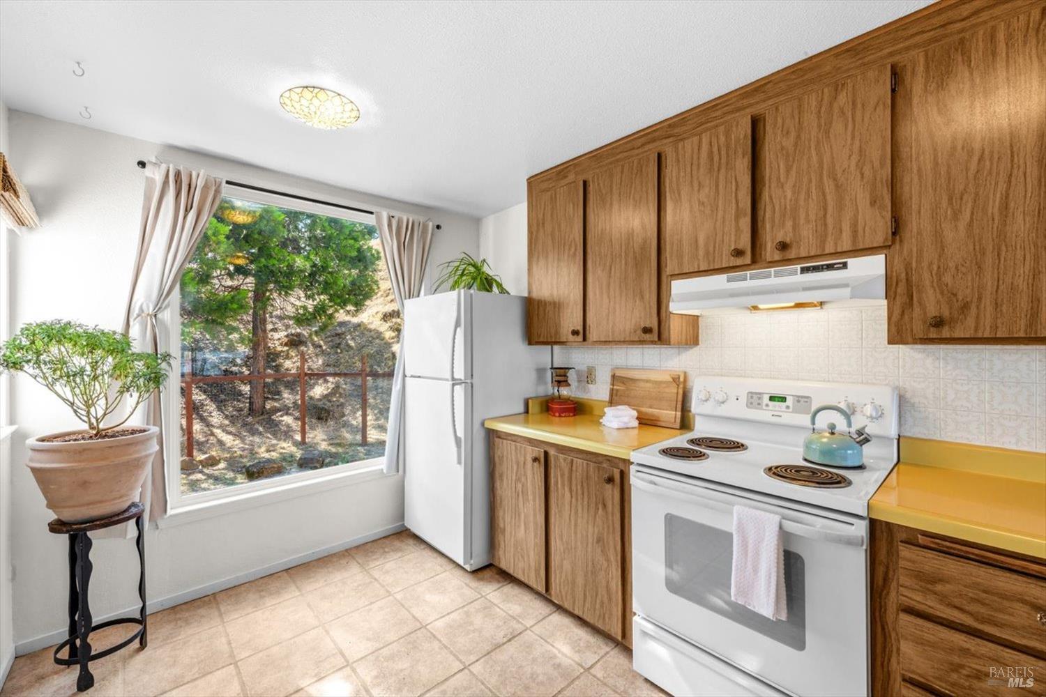 1001 Eastridge Drive