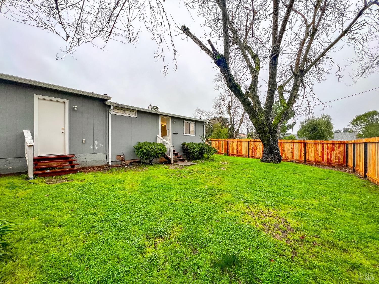 1015 Little Street