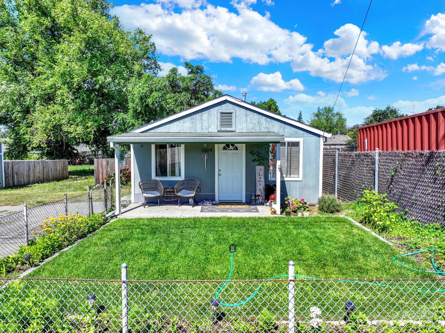 1015 Little Street