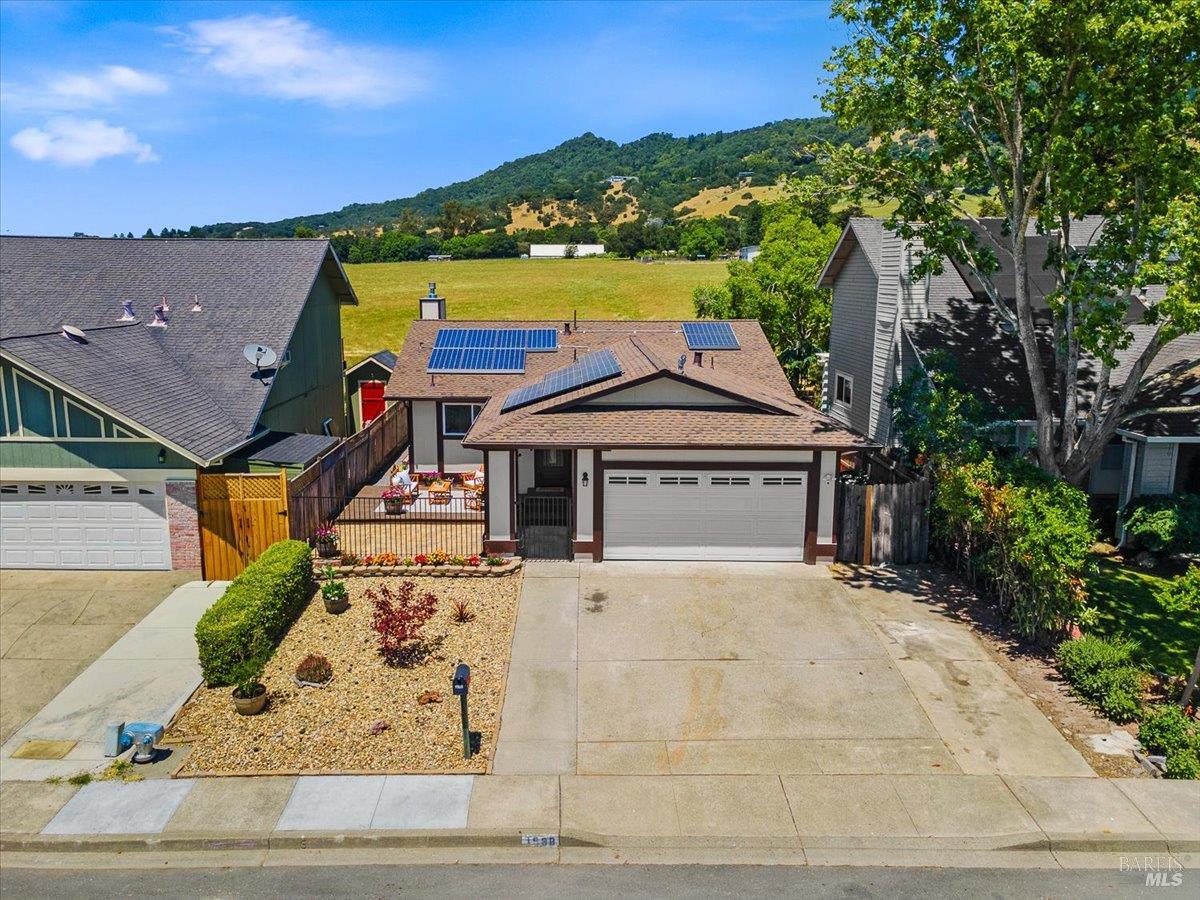 1588 Gladstone Way