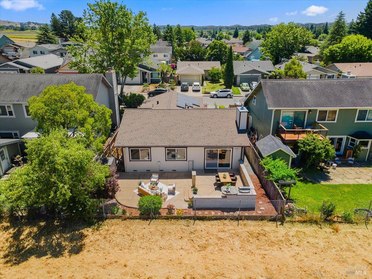 1588 Gladstone Way