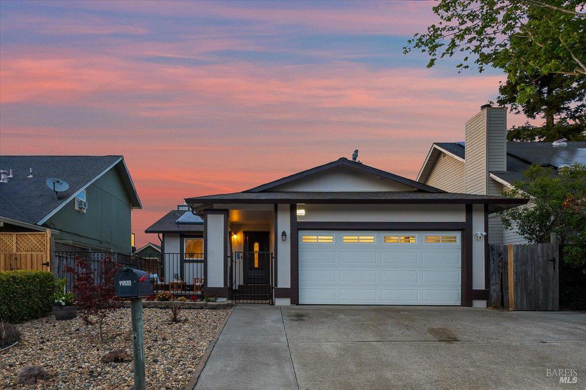1588 Gladstone Way