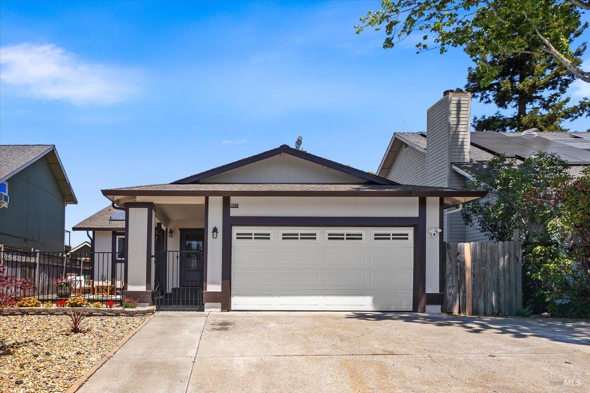 1588 Gladstone Way