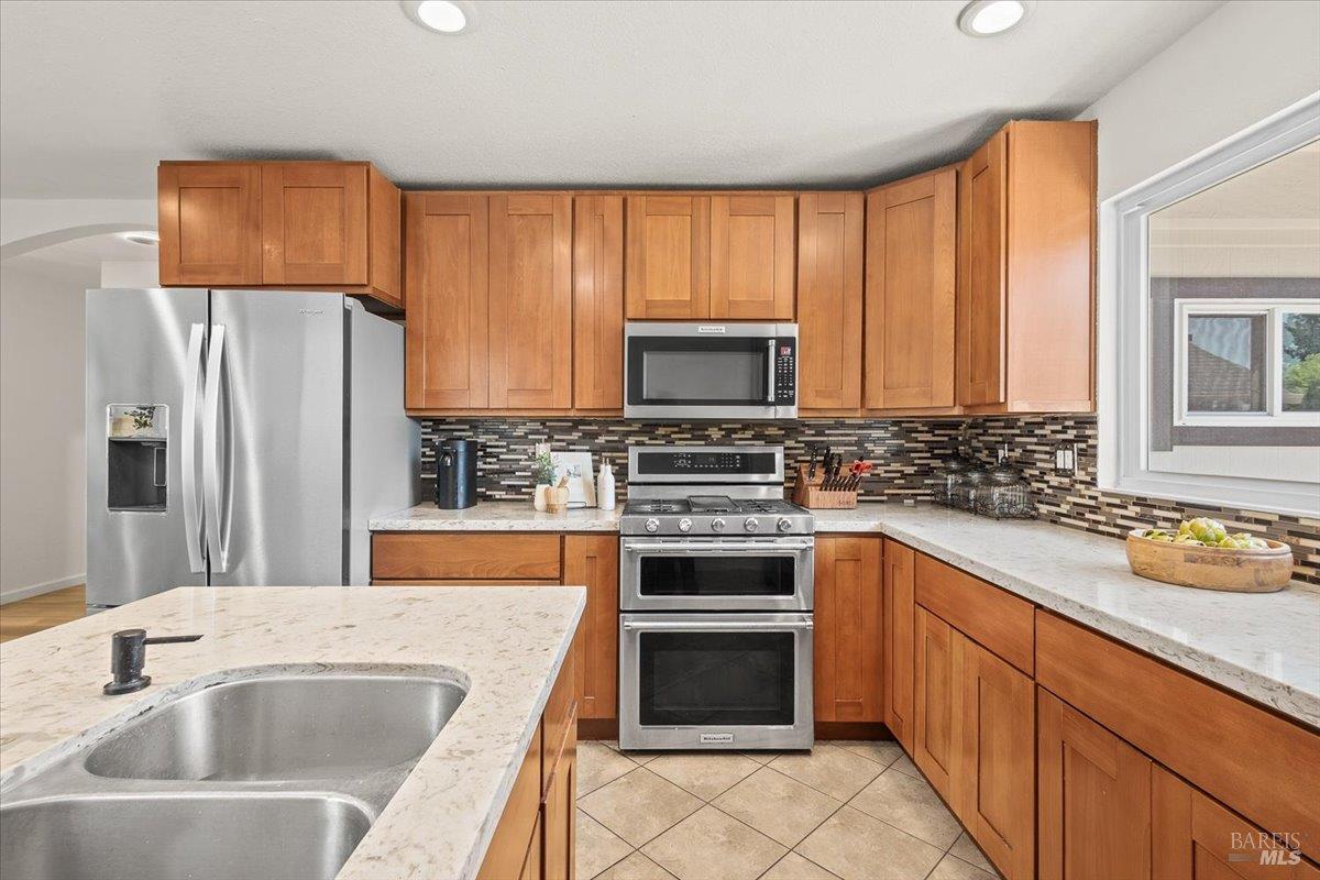1588 Gladstone Way