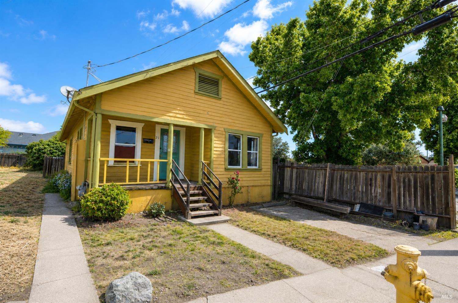 21 Lakeville Street