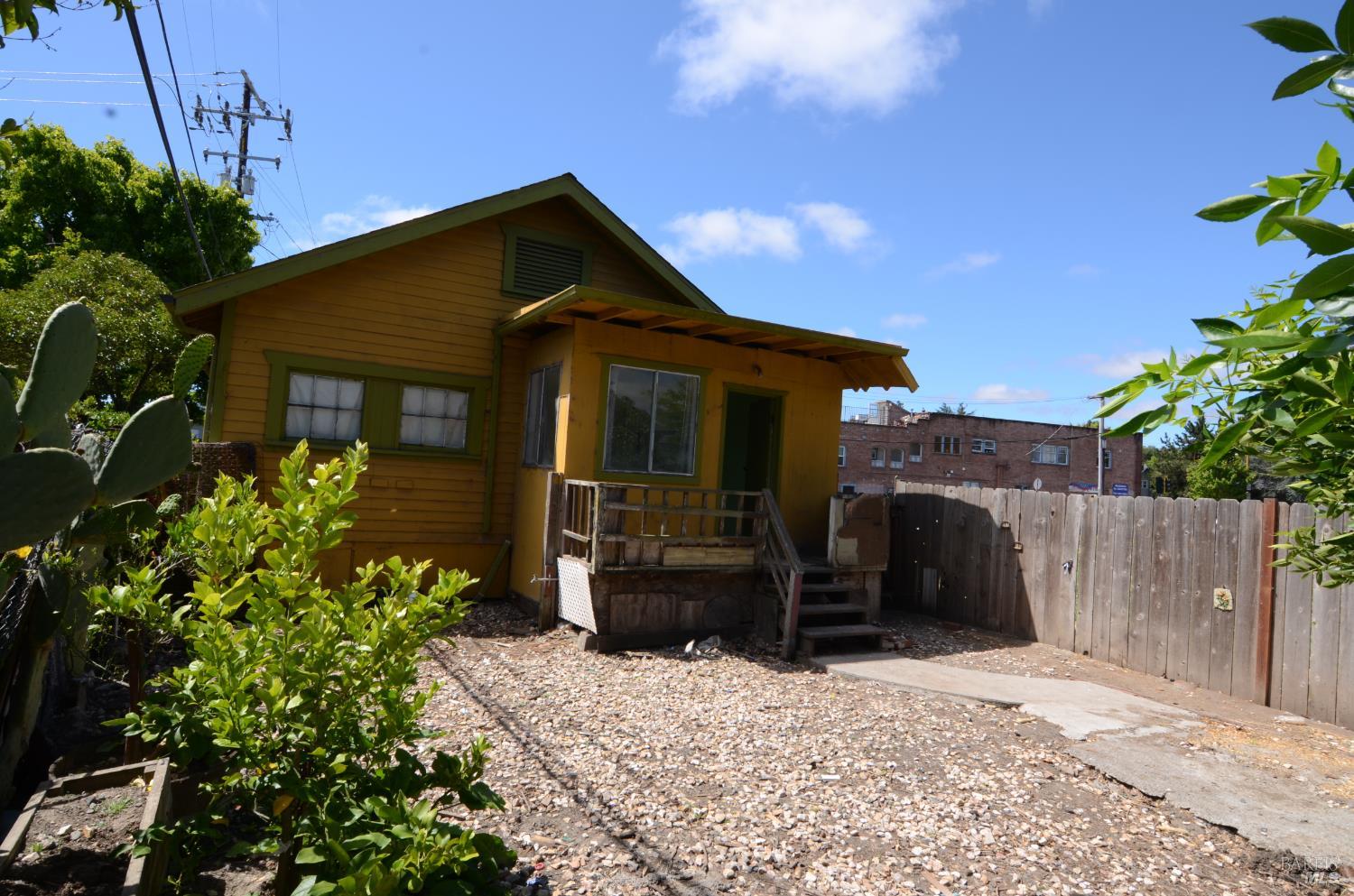 21 Lakeville Street