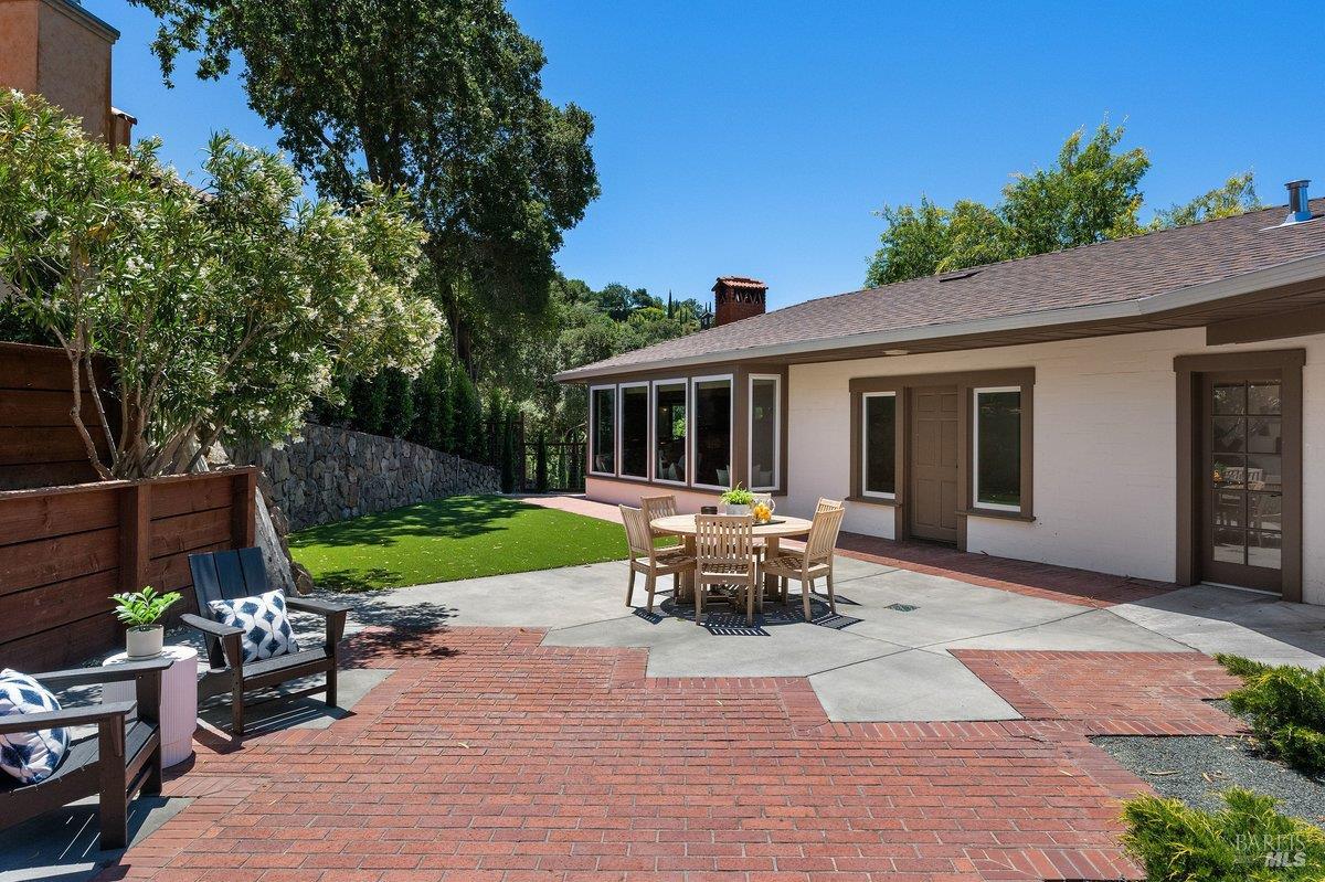 111 Deer Hollow Road