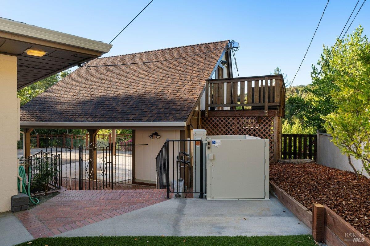 111 Deer Hollow Road