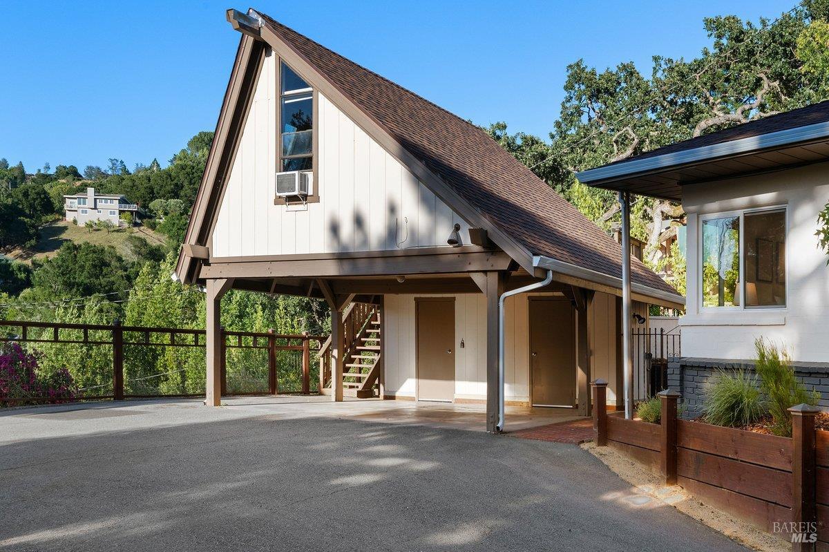 111 Deer Hollow Road