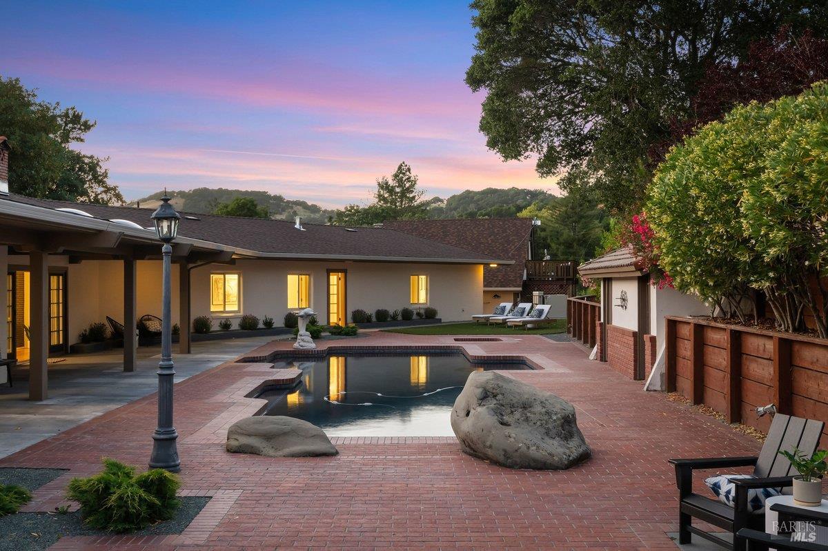 111 Deer Hollow Road