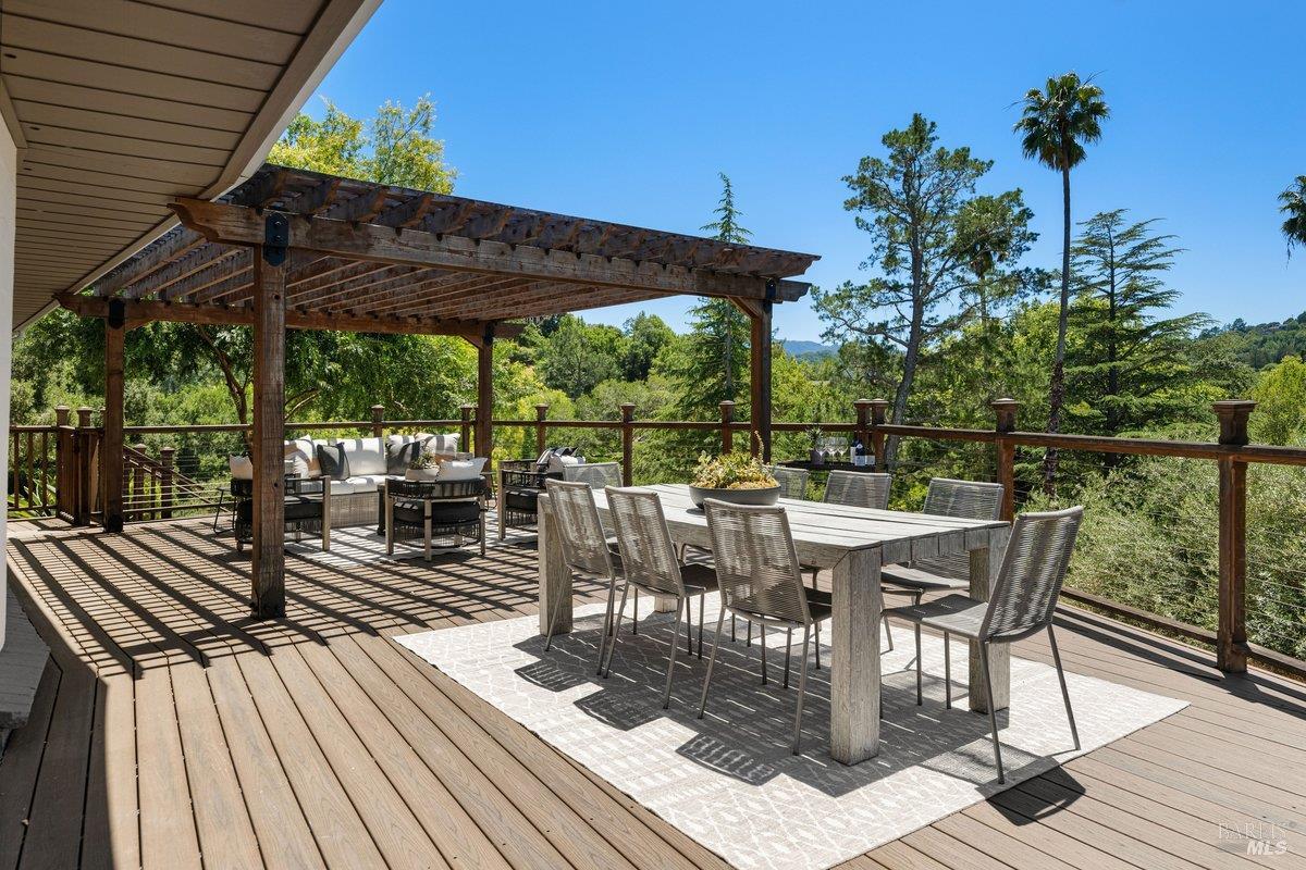 111 Deer Hollow Road