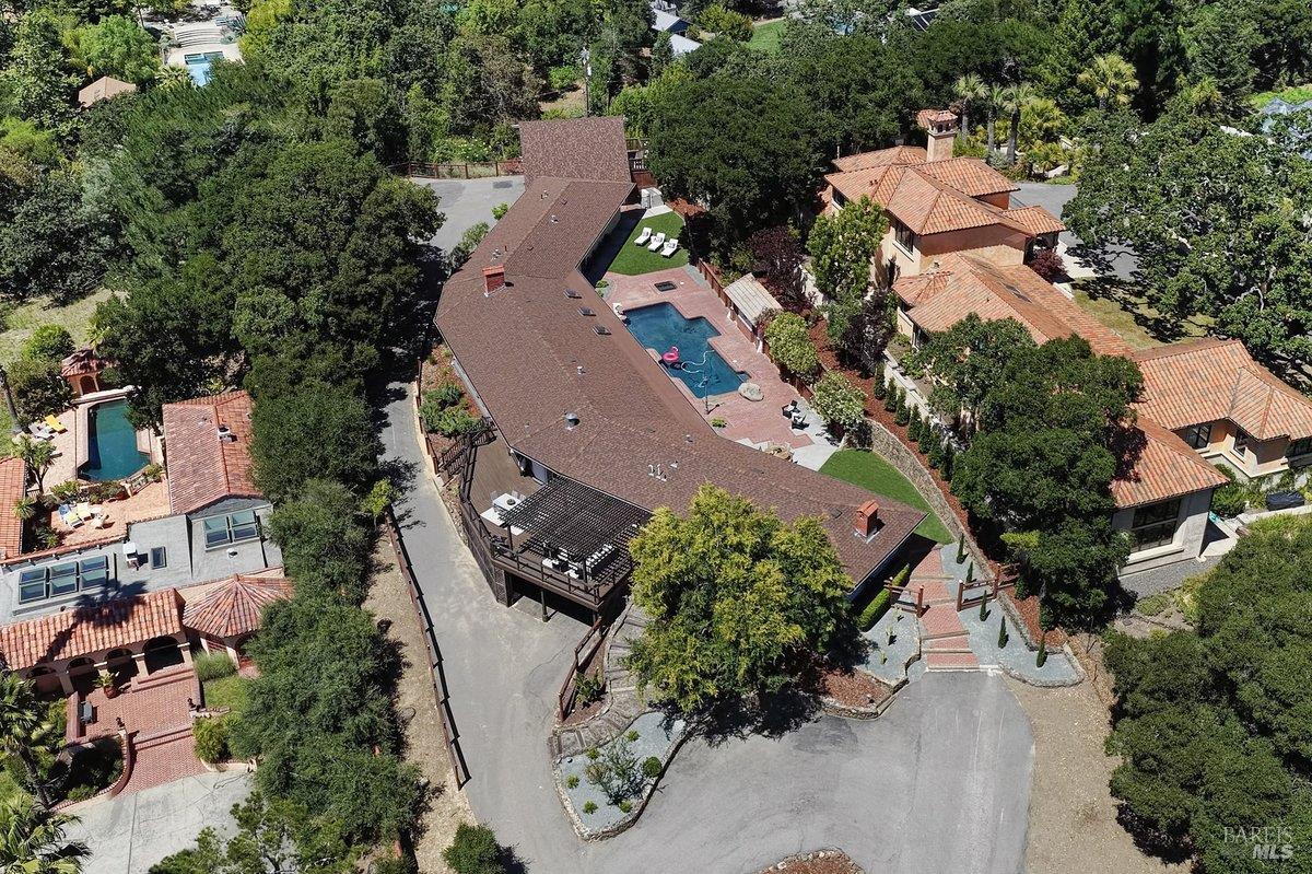 111 Deer Hollow Road