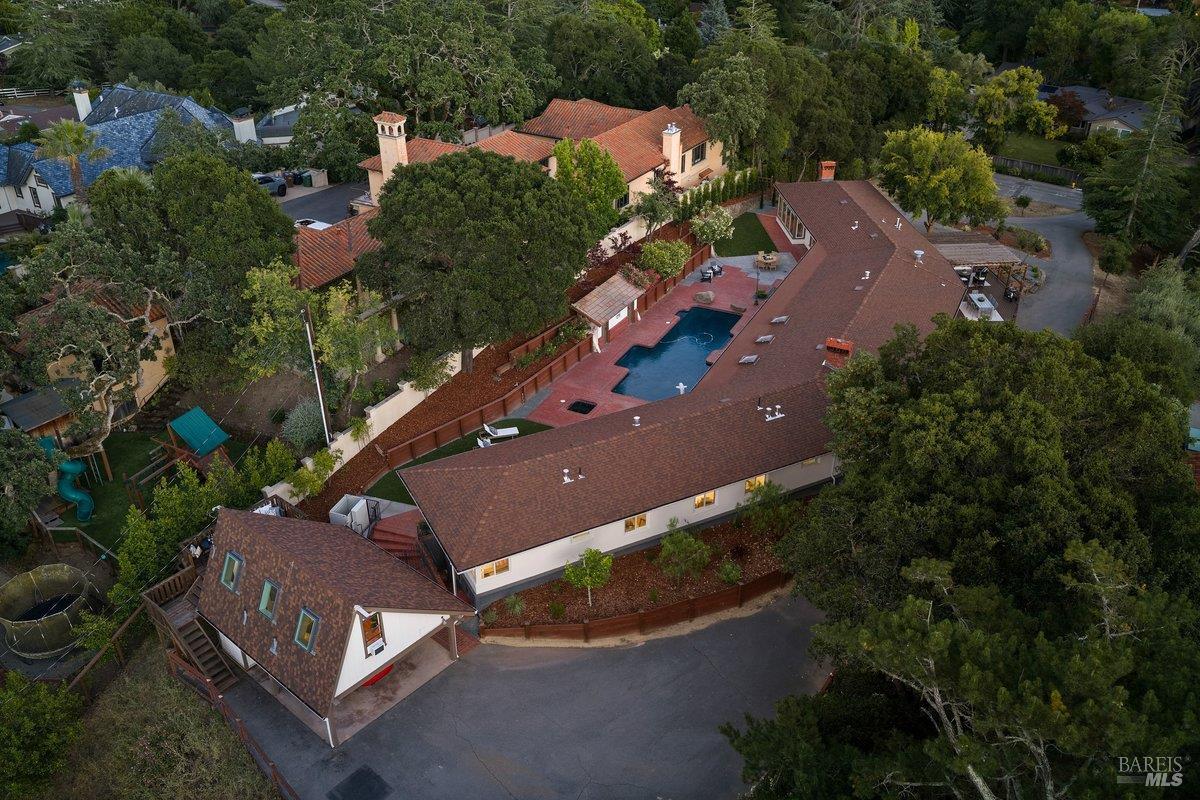 111 Deer Hollow Road