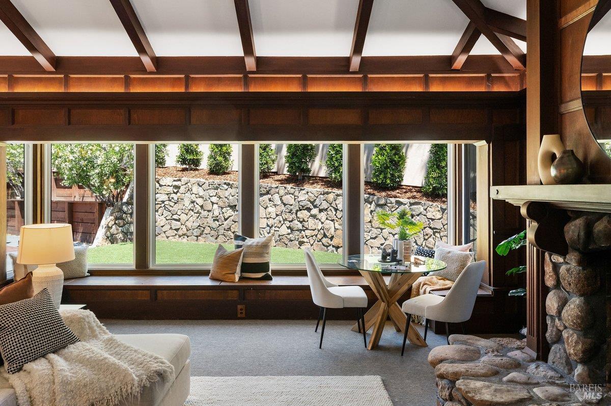111 Deer Hollow Road