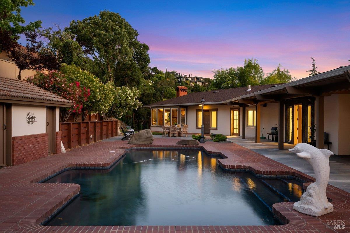 111 Deer Hollow Road