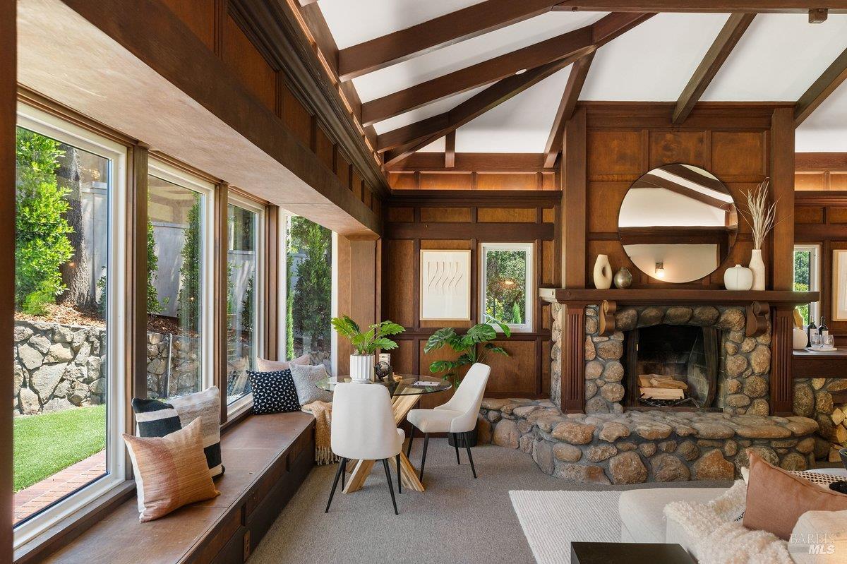 111 Deer Hollow Road