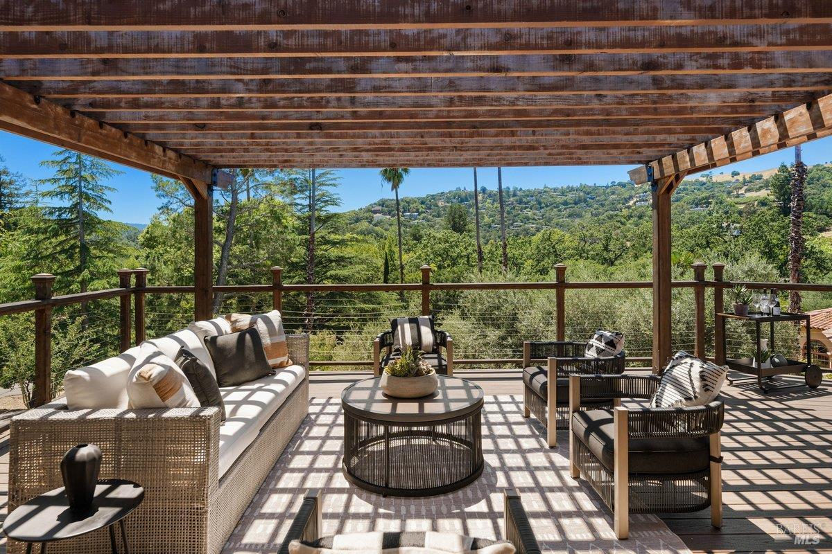 111 Deer Hollow Road