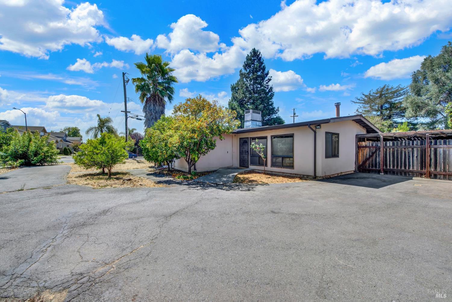1290 Sweetbriar Drive