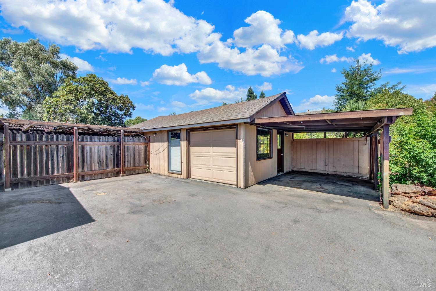 1290 Sweetbriar Drive