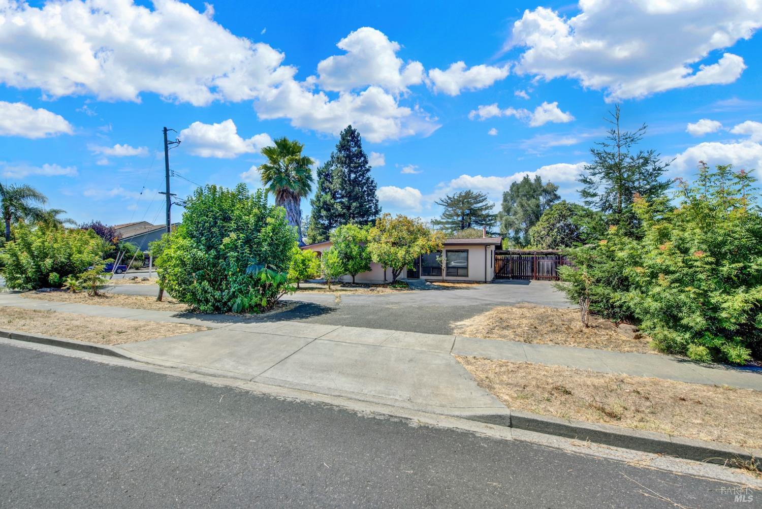 1290 Sweetbriar Drive