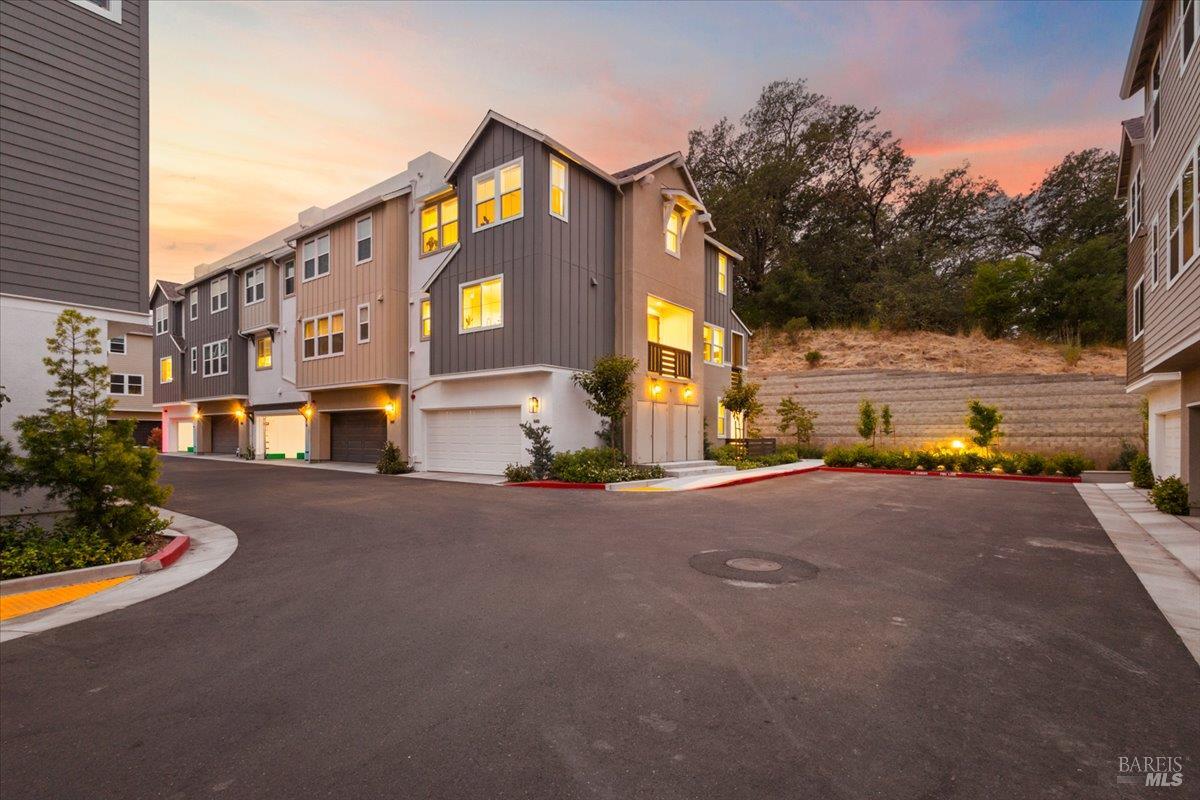 649 Semillon Lane