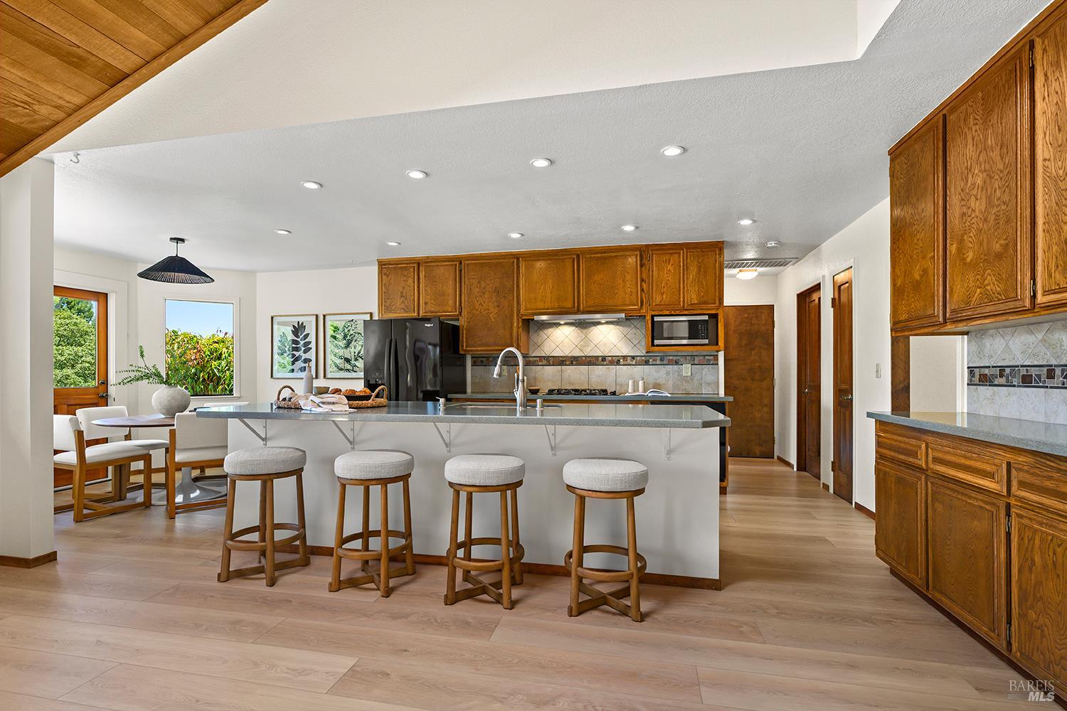 7595 Giusti Road