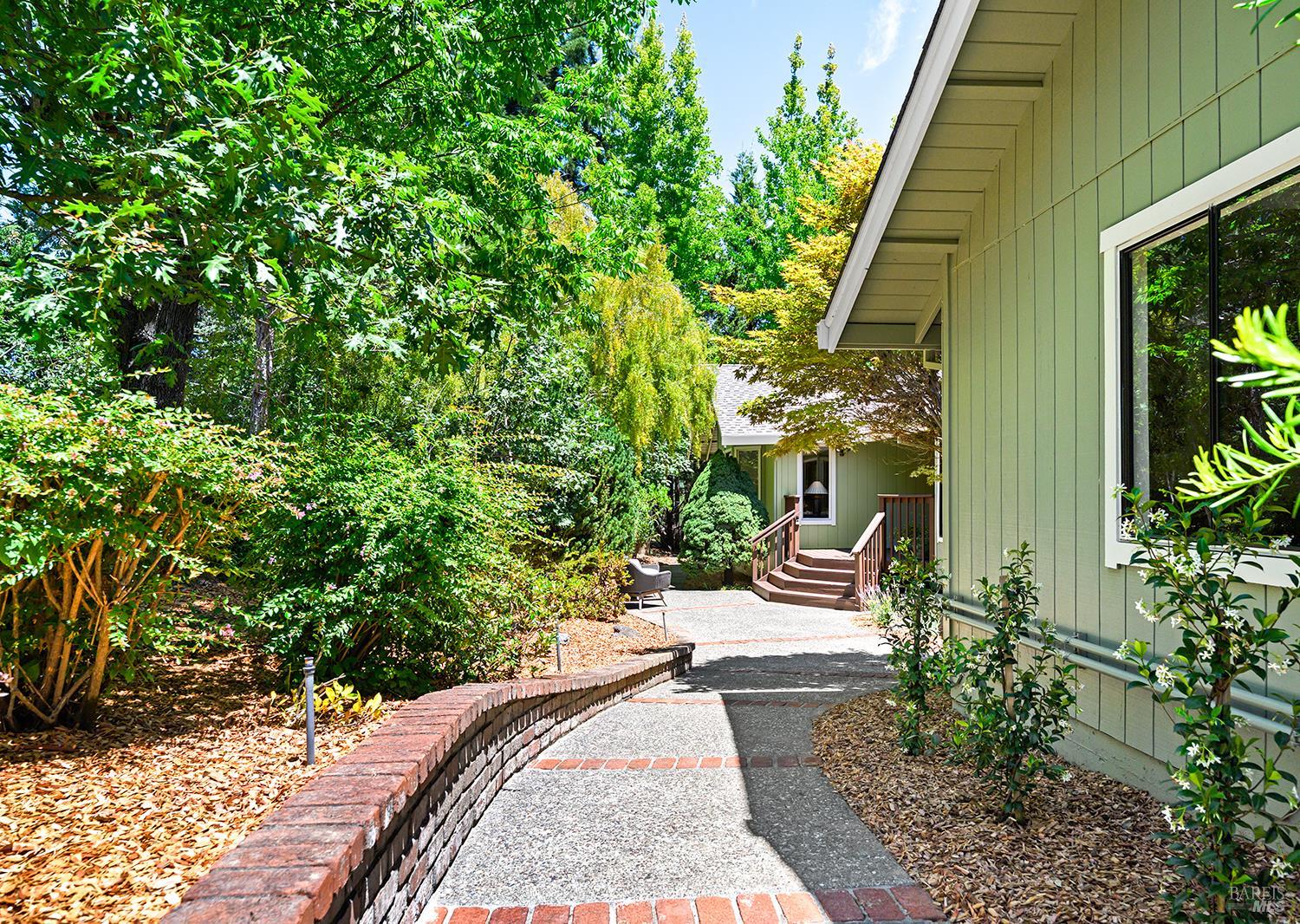 7595 Giusti Road