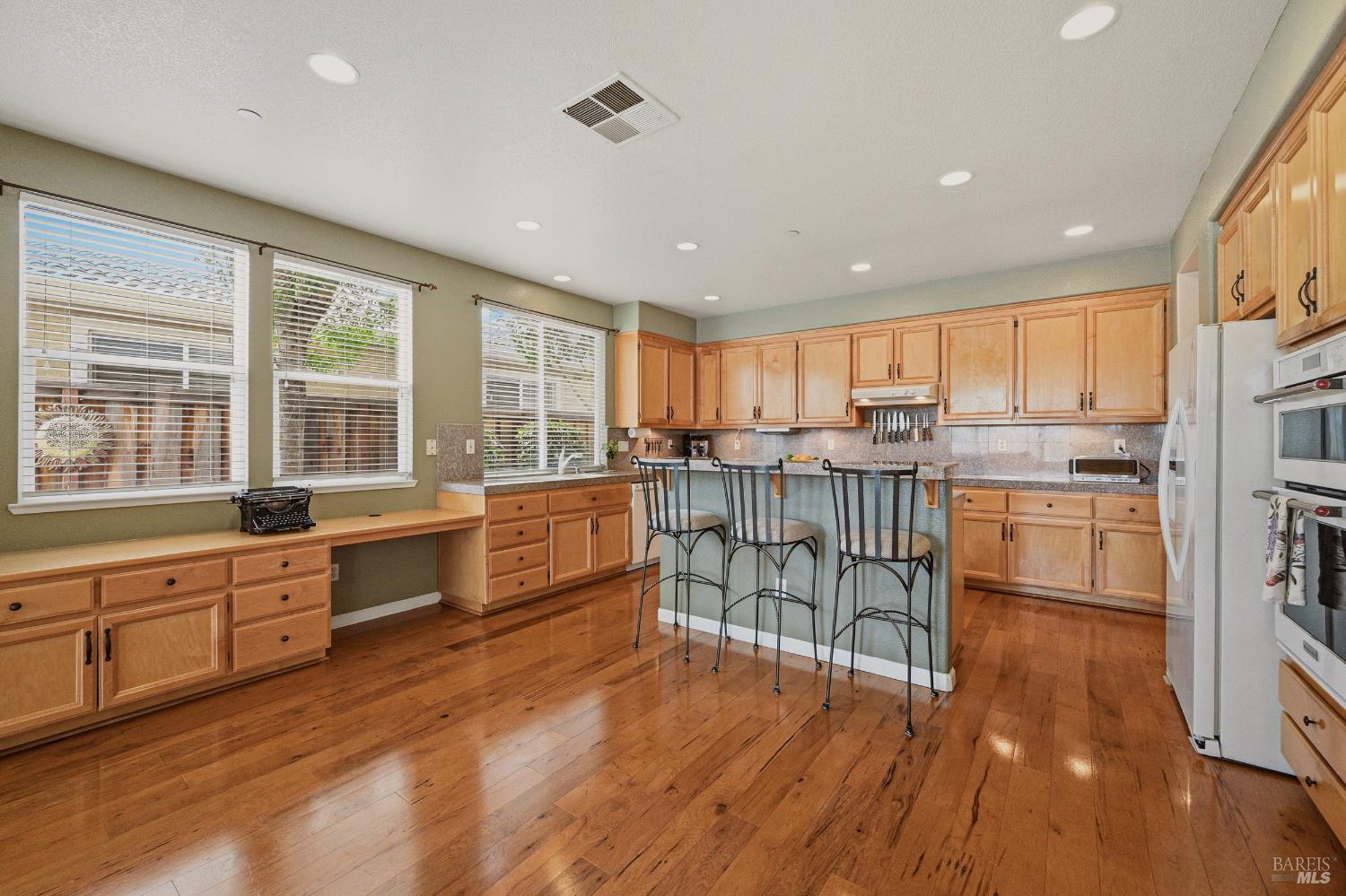 421 Bettona Way