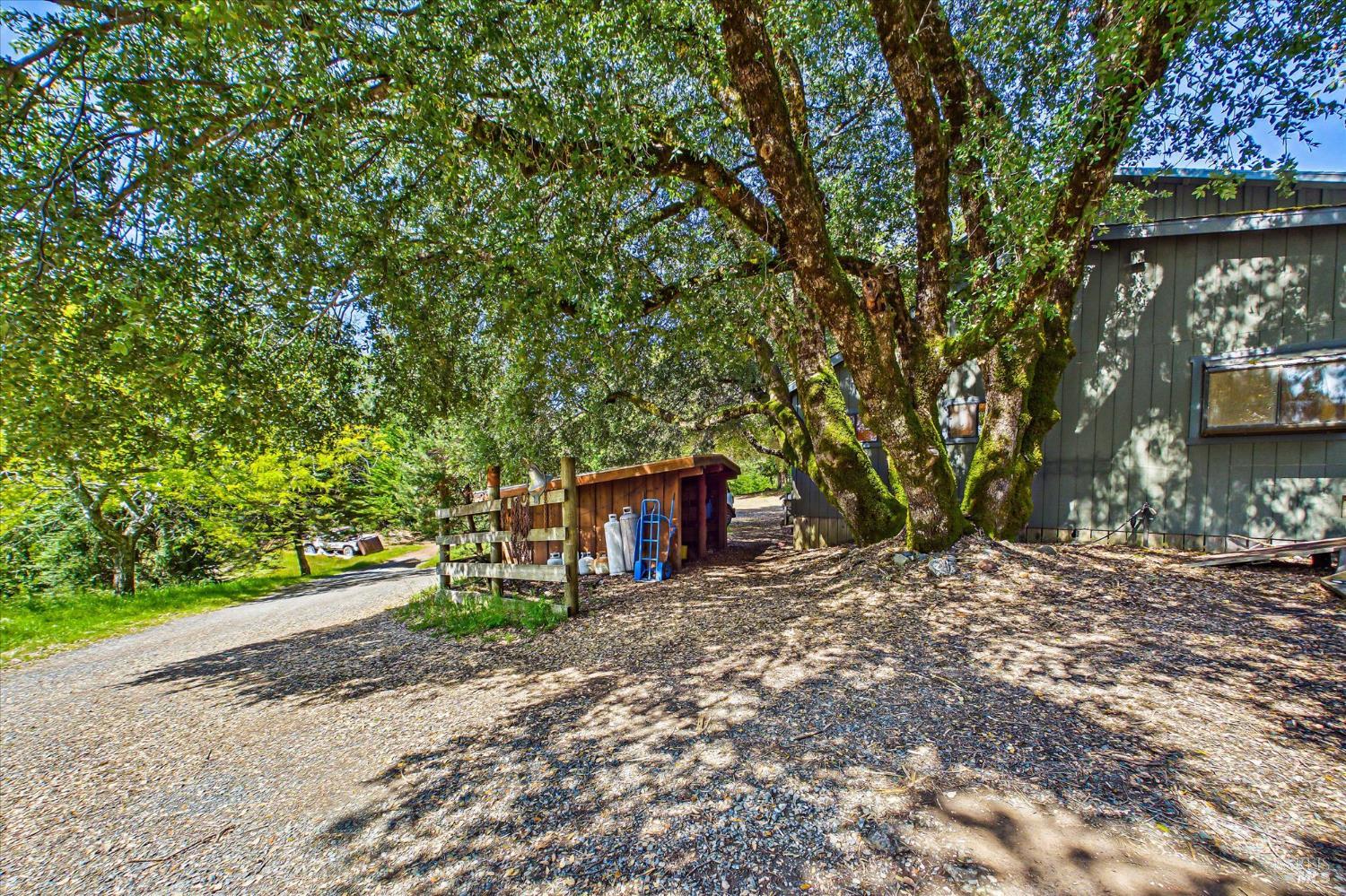 3450 Laytonville Dos Rios Road