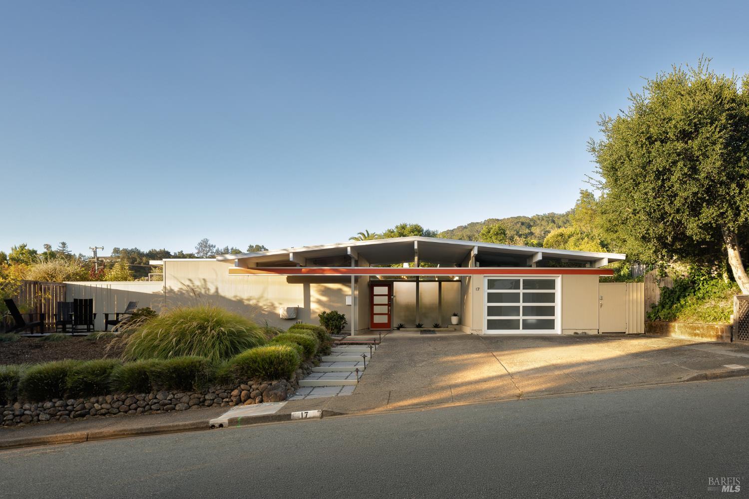 17 Bolanos Drive