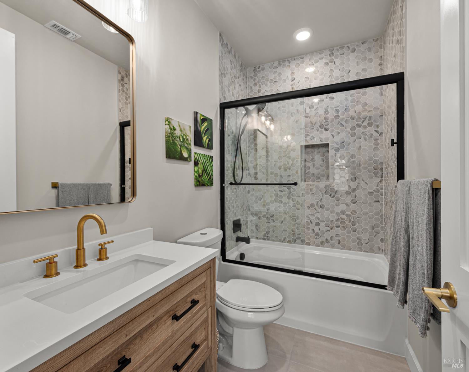 3747 Paxton Place