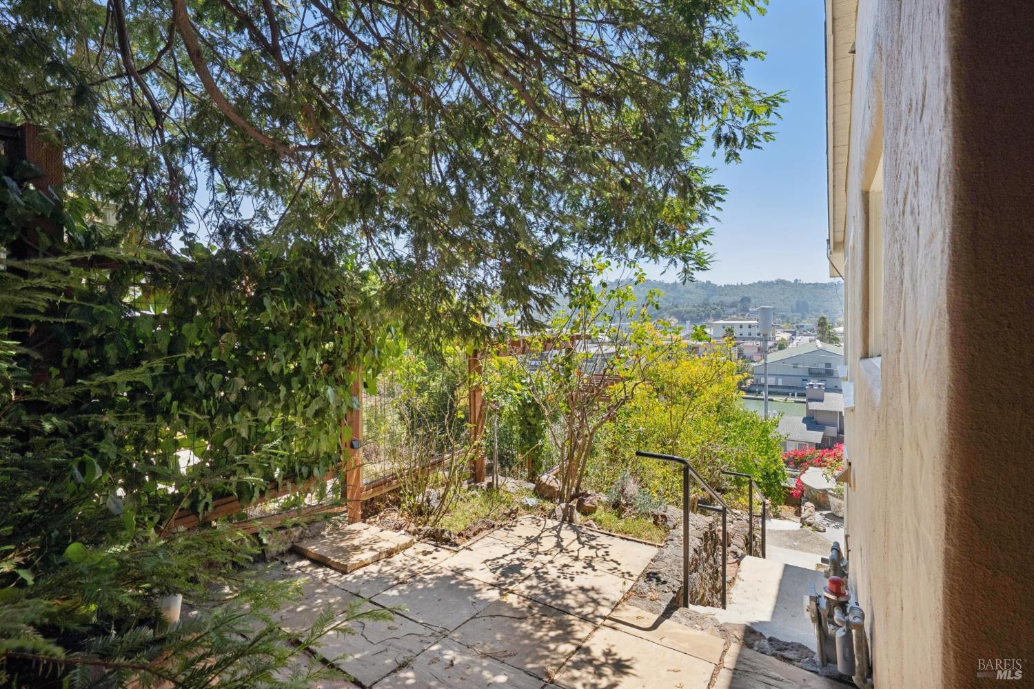 28 Marina Court Drive