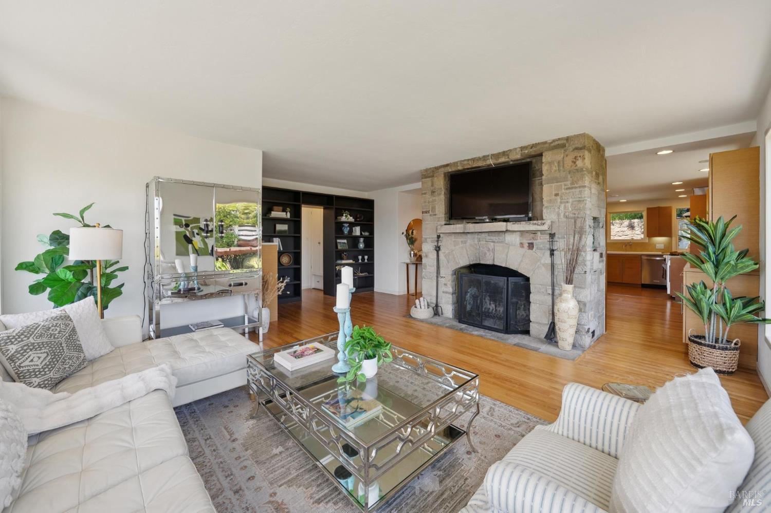 28 Marina Court Drive