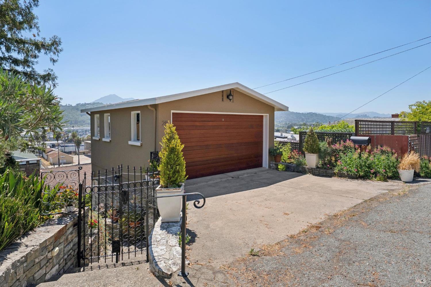 28 Marina Court Drive