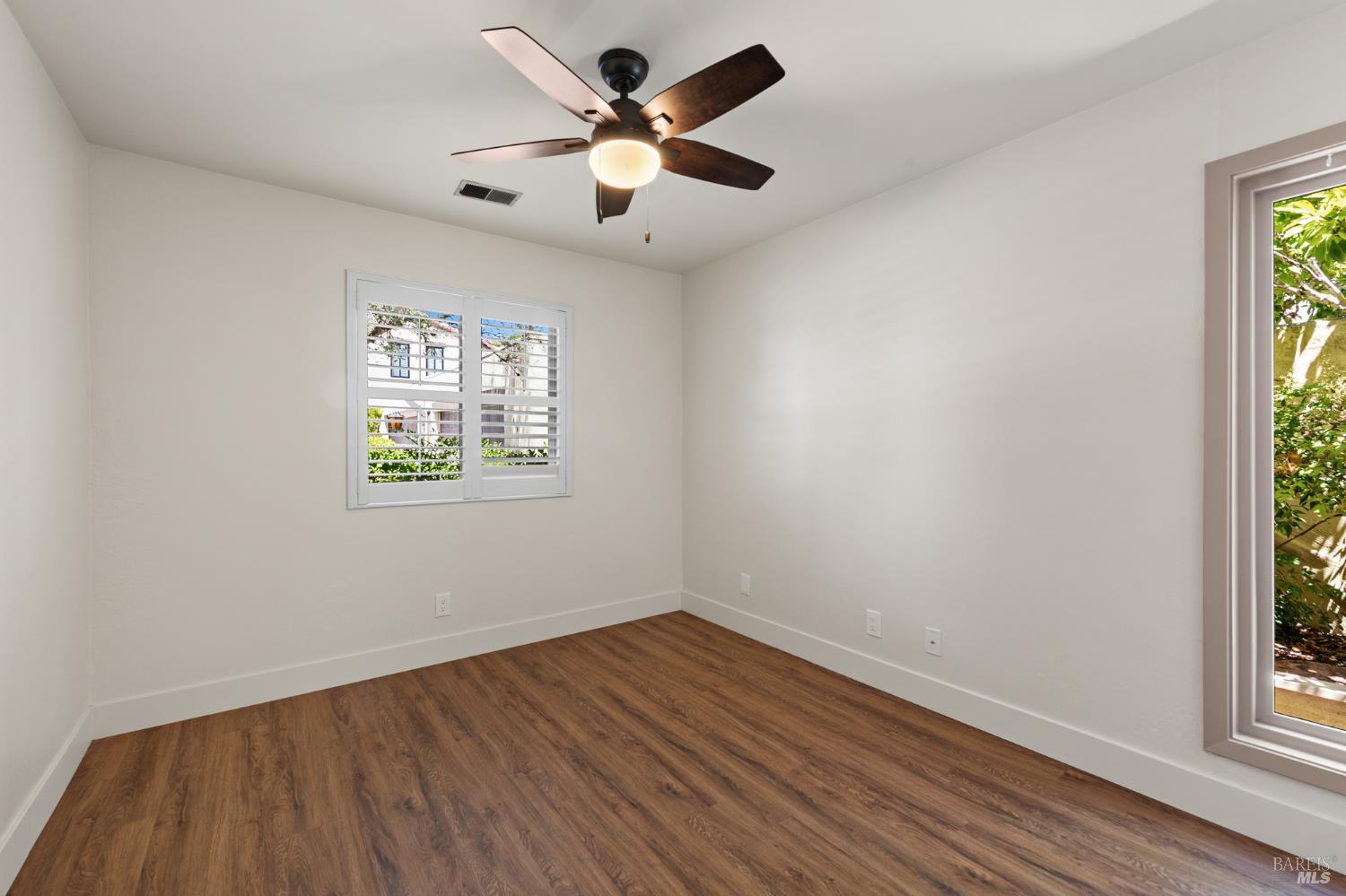 806 Shady Oak Drive