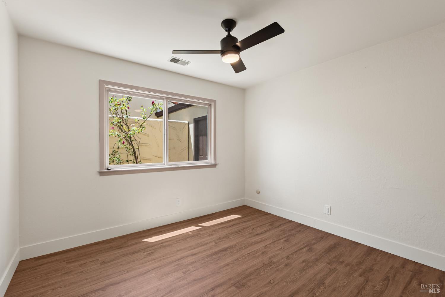 806 Shady Oak Drive