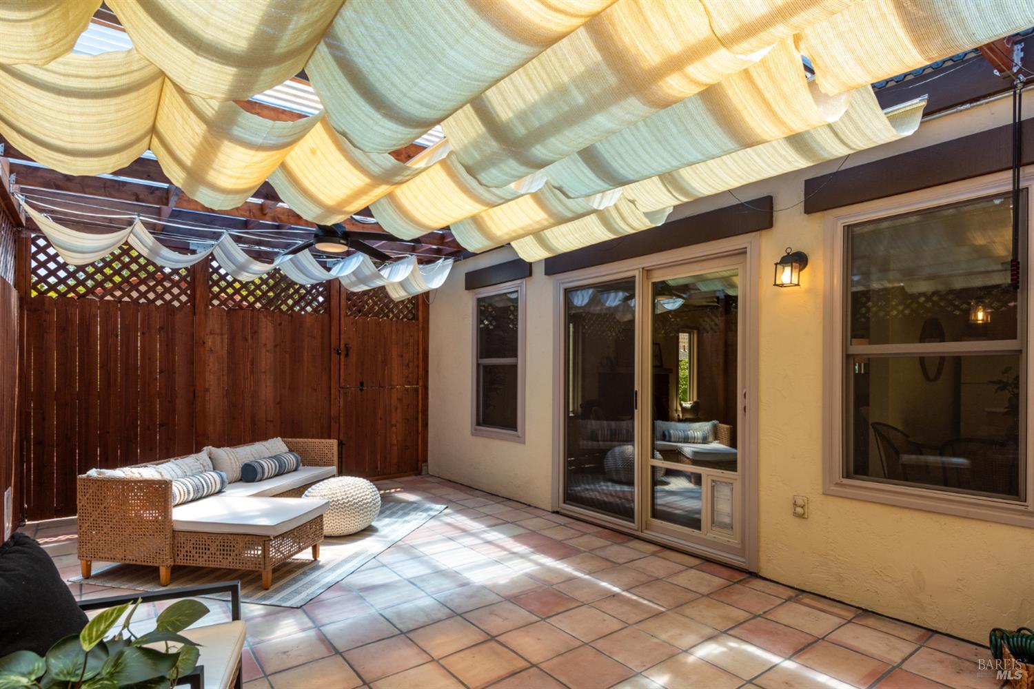 806 Shady Oak Drive