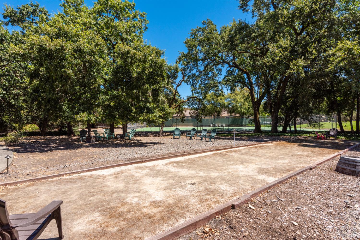806 Shady Oak Drive