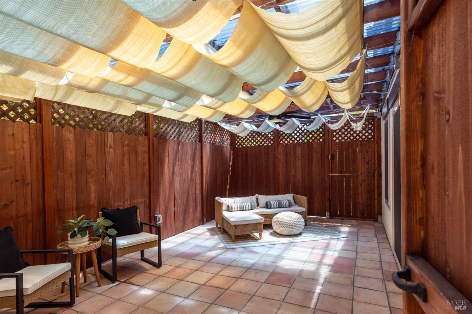 806 Shady Oak Drive