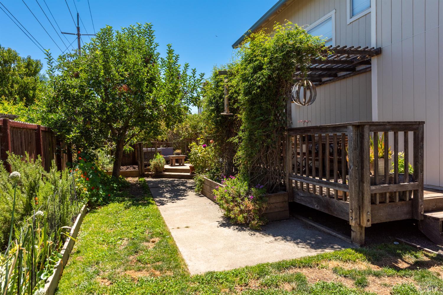 2528 Pawnee Street